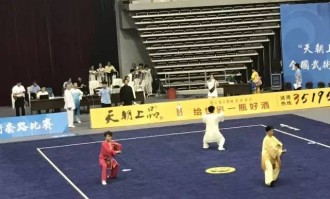 乐竞体育平台-德甲传统豪门集体复苏显威，  